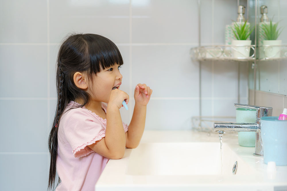 how to clean your childs teeth toronto dentist